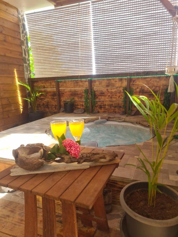 Kami Lodge F3 Jacuzzi Riviere-Salee Zewnętrze zdjęcie